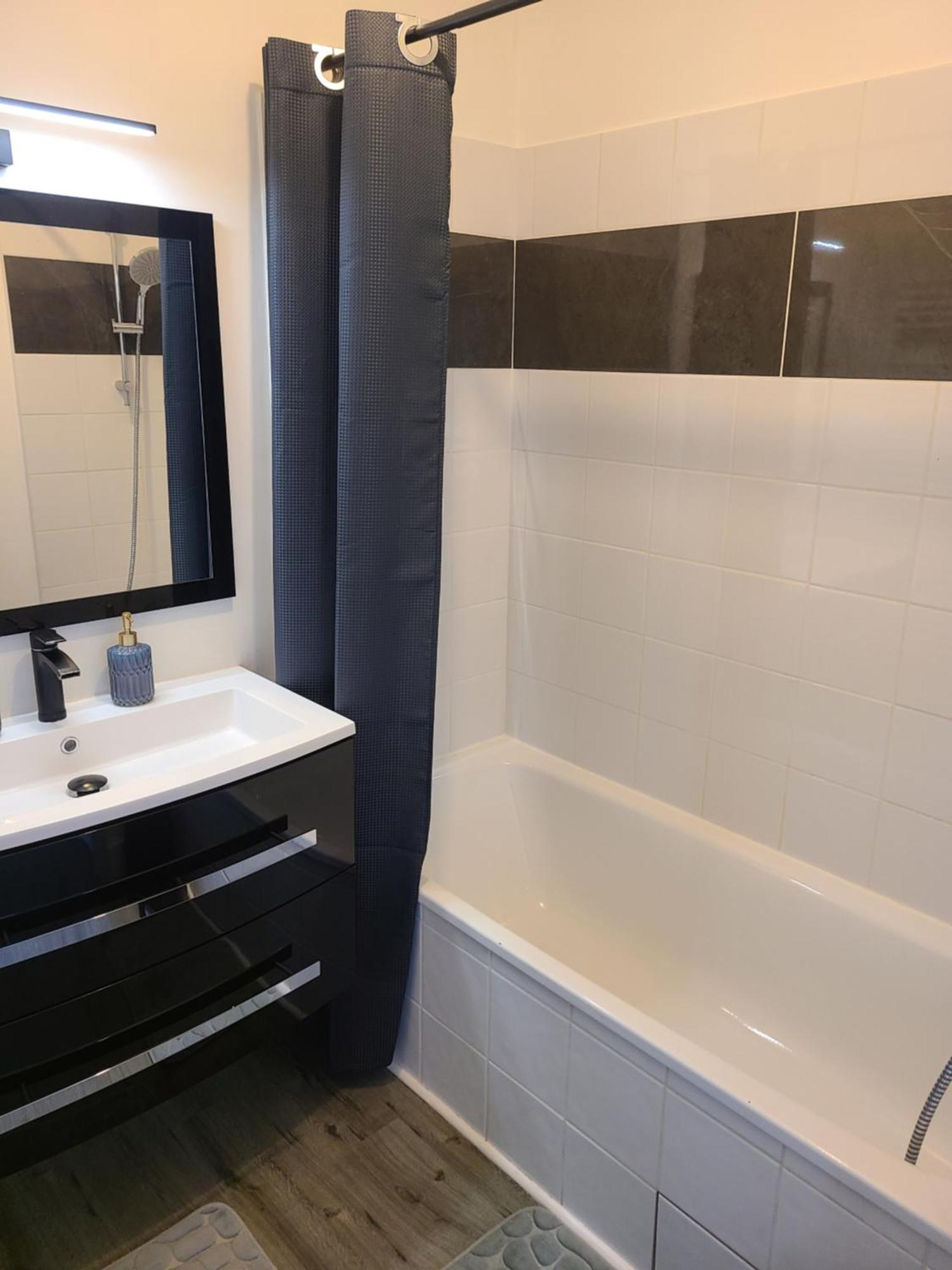 Joli T2 Proche Gare Avec Vue Apartment Анмас Екстериор снимка