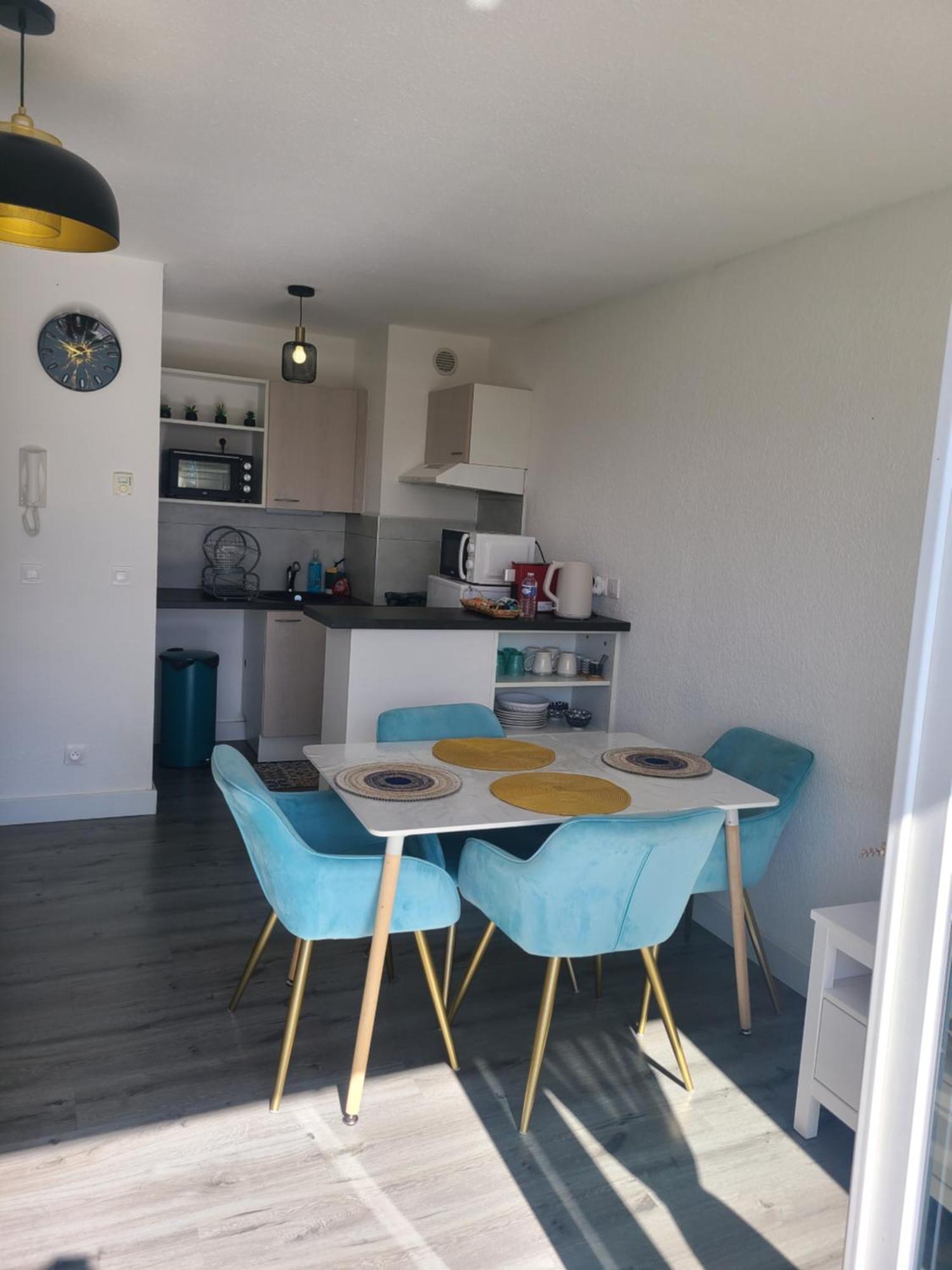 Joli T2 Proche Gare Avec Vue Apartment Анмас Екстериор снимка